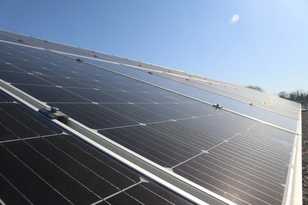 Instalación de Sistemas de Eficiencia Energética e instalación de paneles solares en Torrevieja.