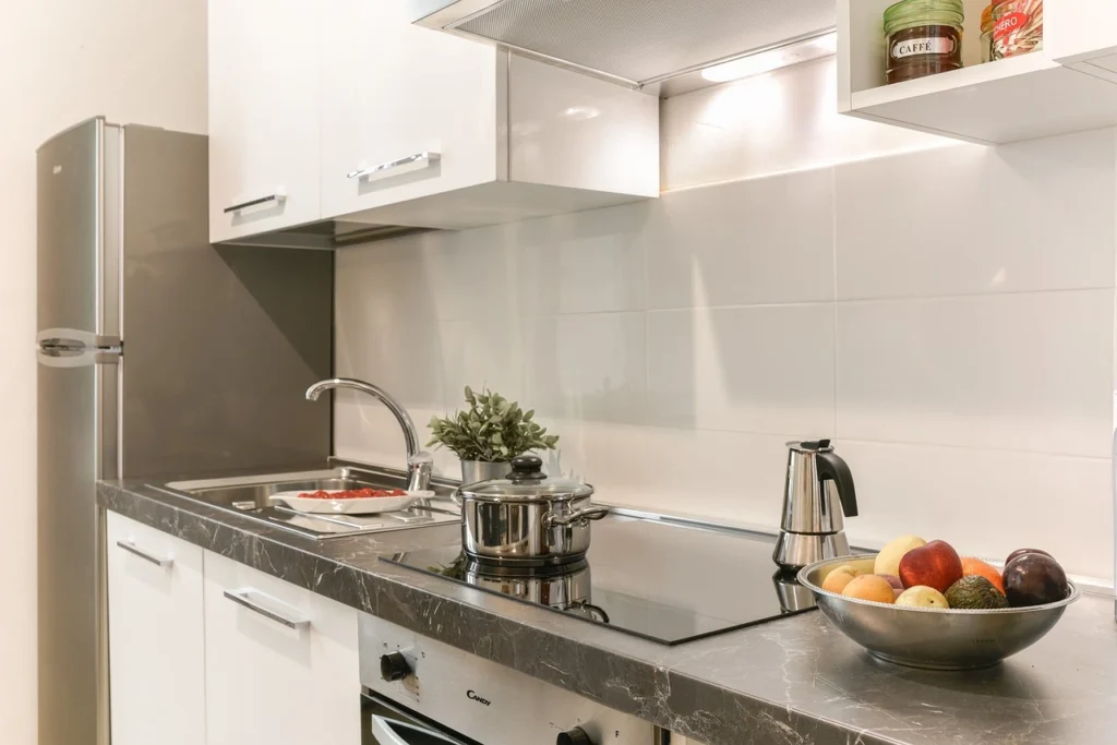 Kitchen renovation on a budget in a bungalow in Torrevieja